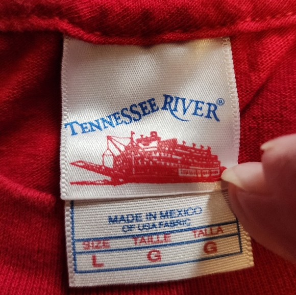 Tennessee River Red Christmas 🎄 T-shirt size Large - Picture 4 of 5